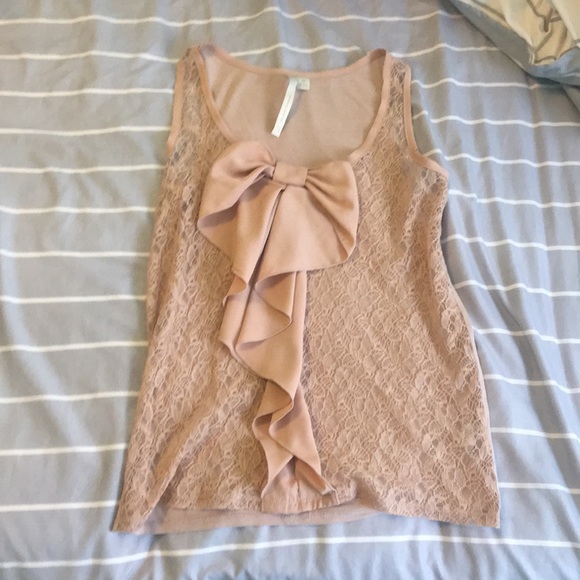 Lace top - Picture 1 of 3